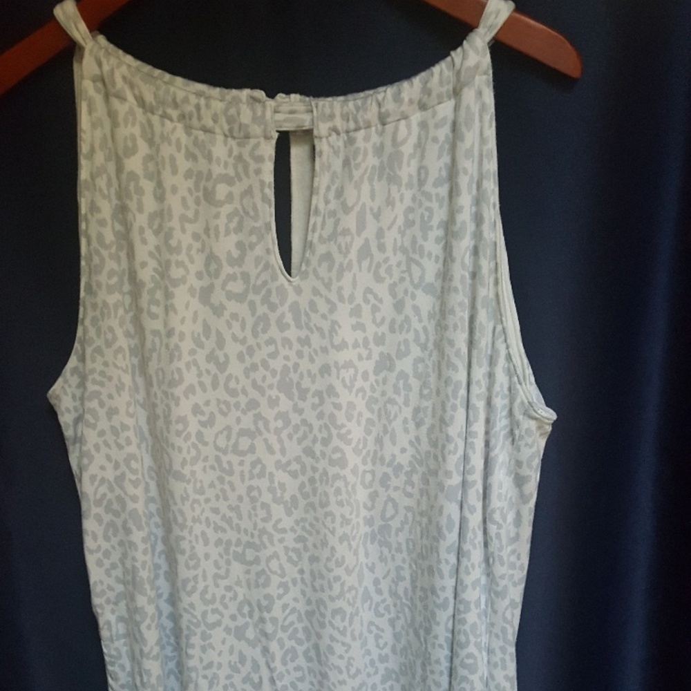 BANANA REPUBLIC SZ L GRAY AND WHITE SUMMER TOP